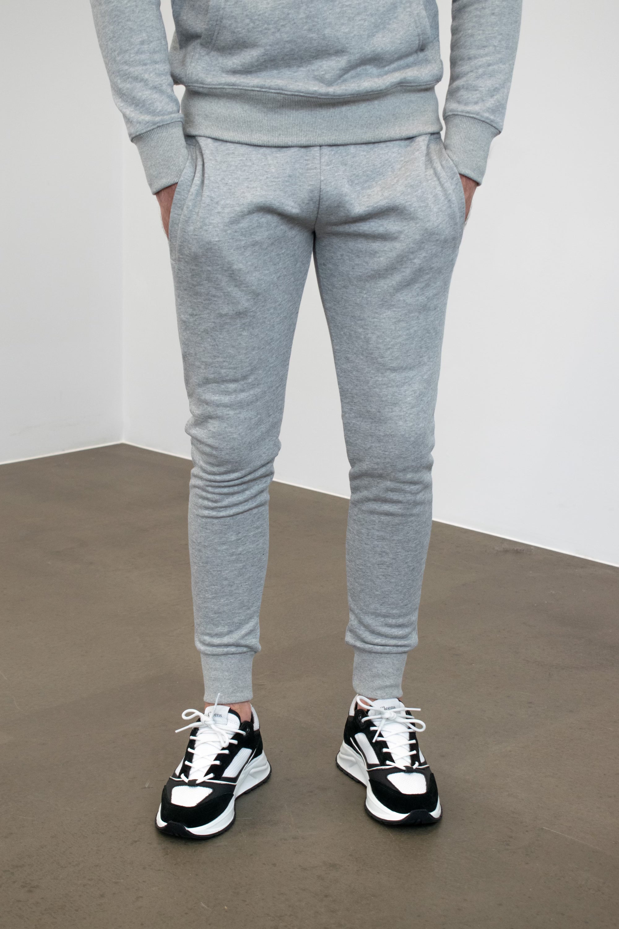 Essential jogger